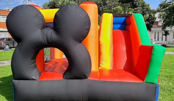 Alquiler equipo inflable infantil